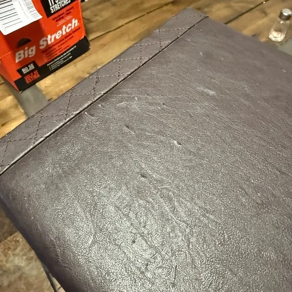 Vintage faux leather jewelry trunk - Picture 13 of 16